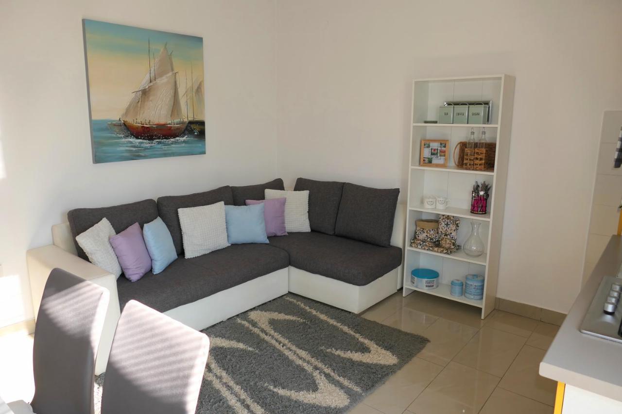 Apartment Laura Senj  Extérieur photo