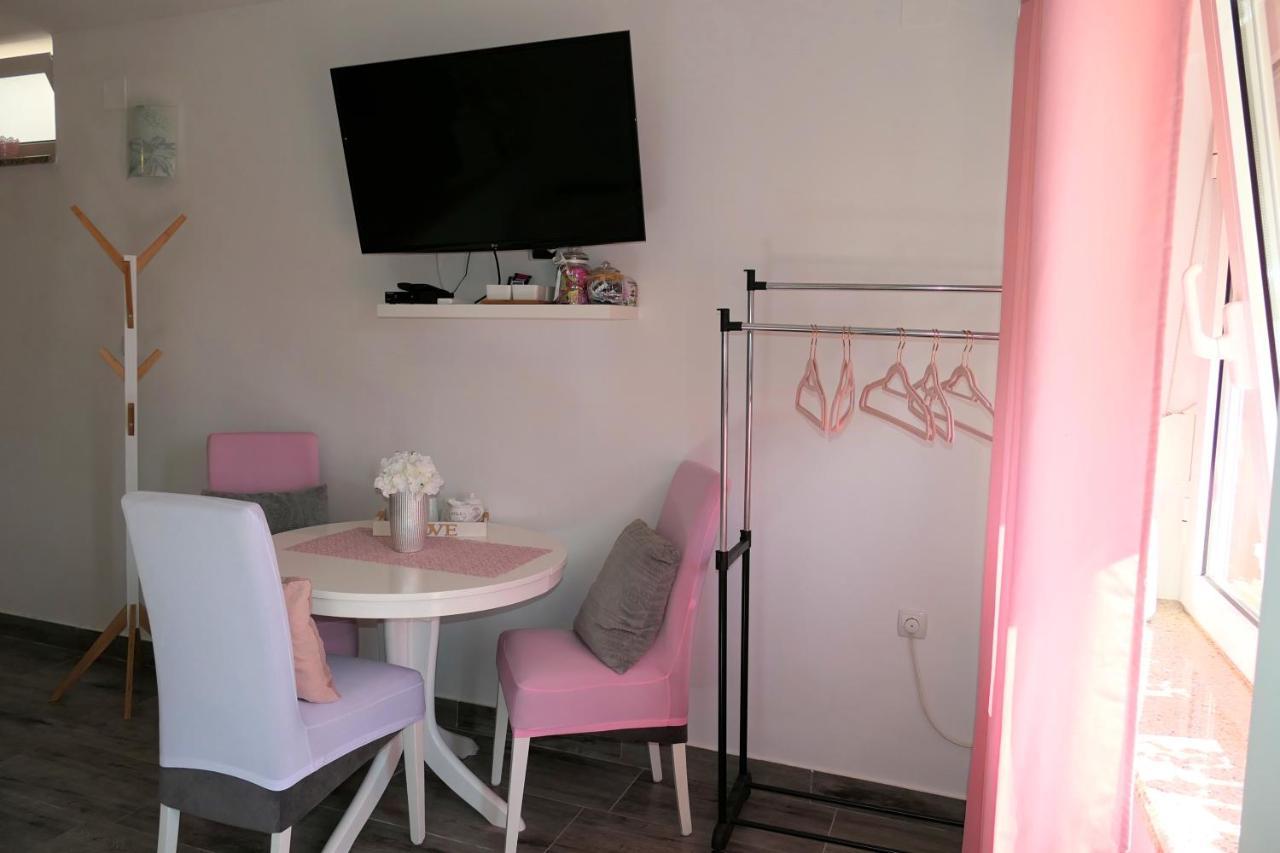 Apartment Laura Senj  Extérieur photo