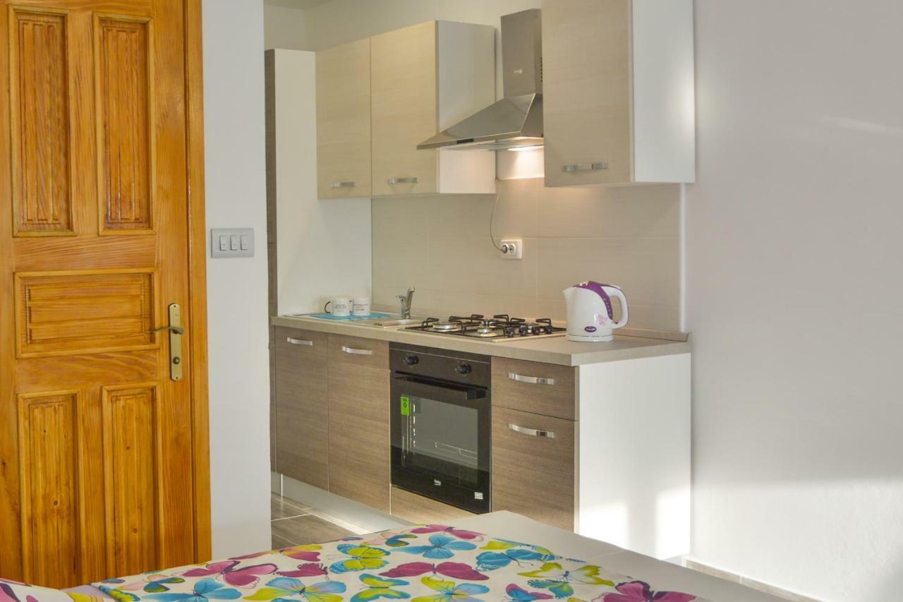 Apartment Laura Senj  Extérieur photo